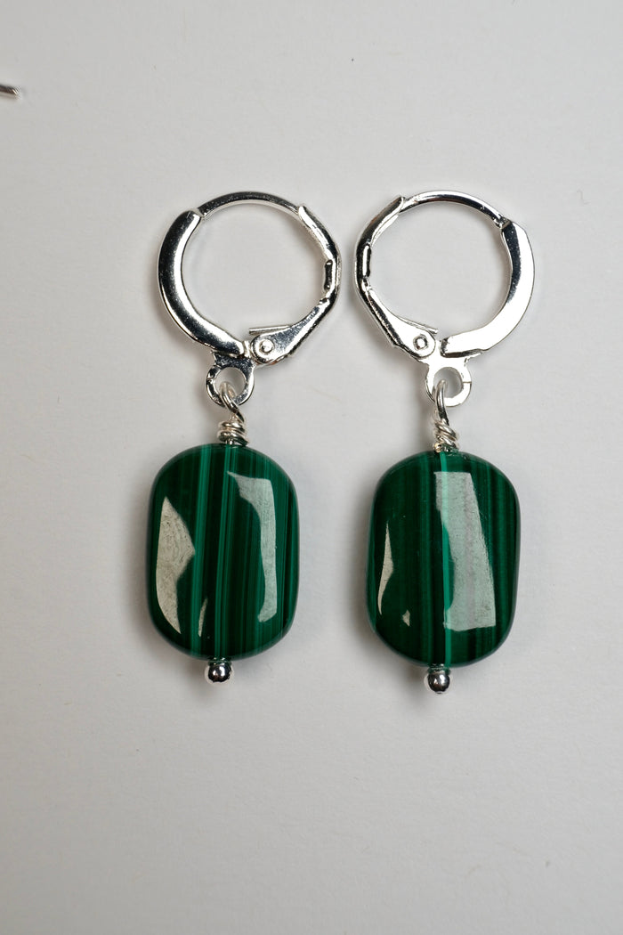 Single stone earring