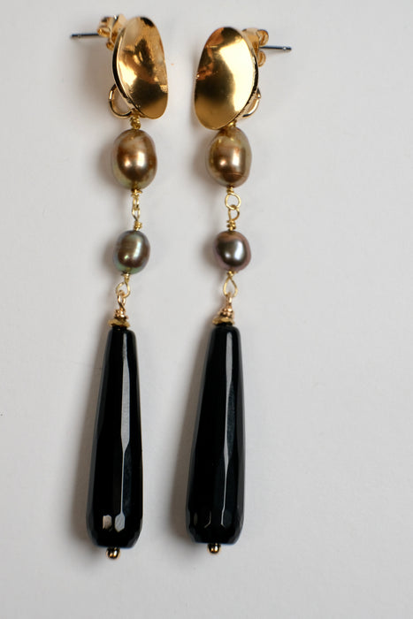 Pearl and black agate earrings