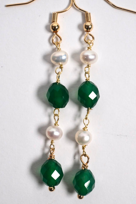 Earrings with pearl and green agate